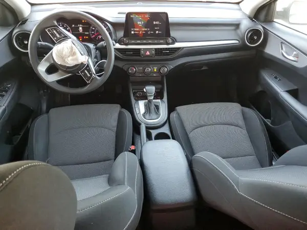 3KPF24AD7PE656839 2023 KIA FORTE - Image 8