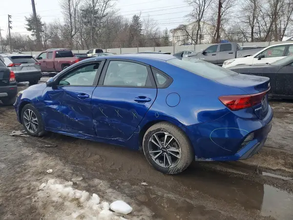 3KPF24AD7PE663032 2023 KIA FORTE - Image 2