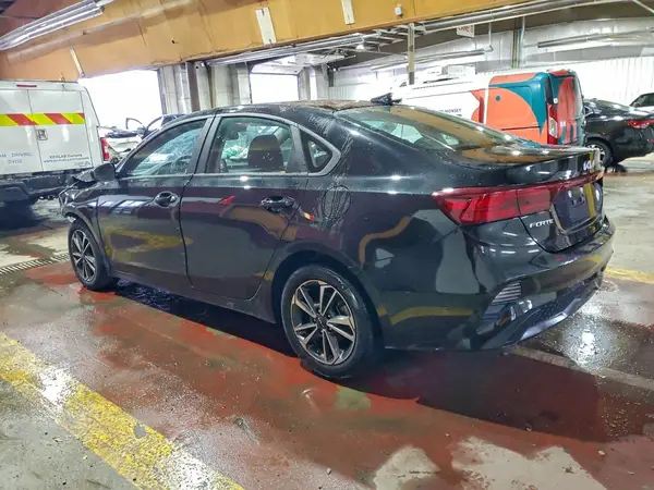 3KPF24AD7PE663077 2023 KIA FORTE - Image 2
