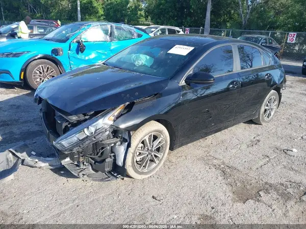 3KPF24AD7PE663483 2023 KIA FORTE - Image 2