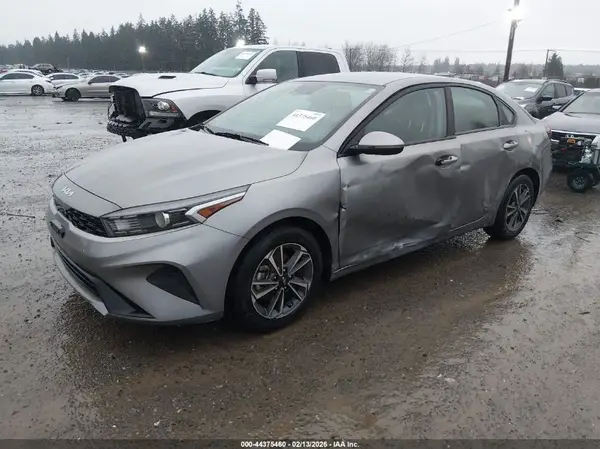 3KPF24AD7PE666268 2023 KIA FORTE - Image 2