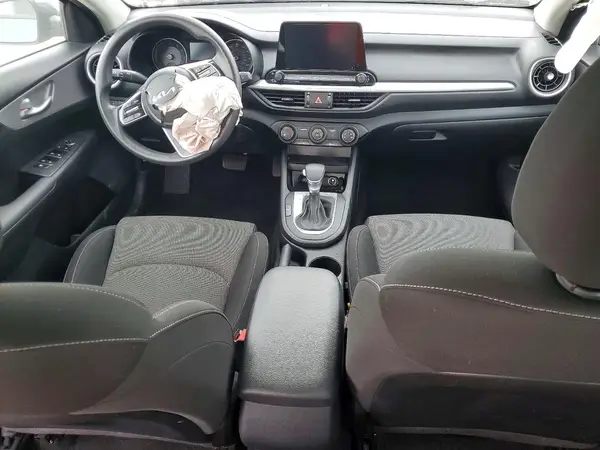 3KPF24AD7PE668084 2023 KIA FORTE - Image 8
