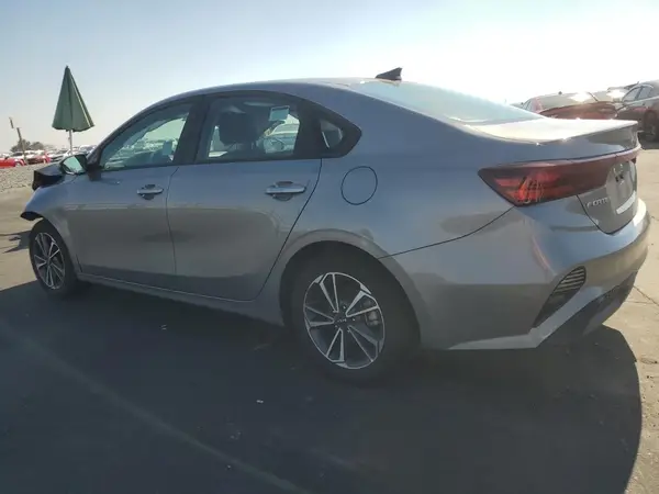 3KPF24AD7PE669090 2023 KIA FORTE - Image 2