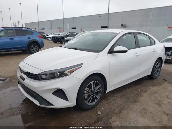 3KPF24AD7PE669204 2023 KIA FORTE - Image 2