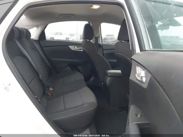 3KPF24AD7PE669204 2023 KIA FORTE - Image 8