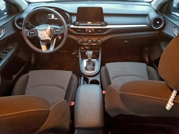 3KPF24AD7PE669865 2023 KIA FORTE - Image 8