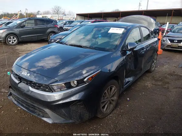 3KPF24AD7PE670868 2023 KIA FORTE - Image 2
