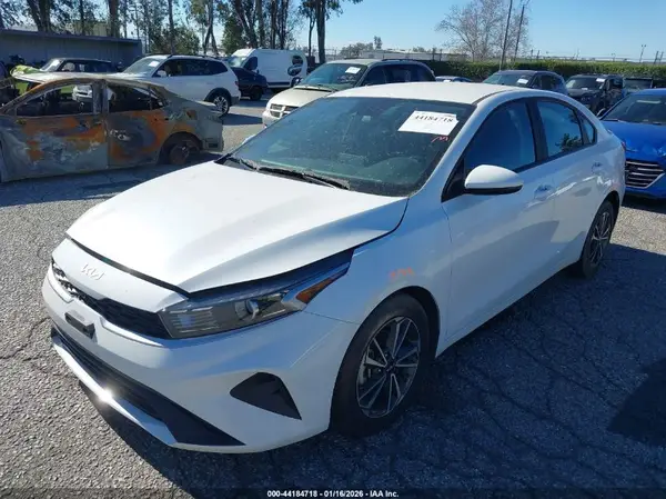3KPF24AD7PE671096 2023 KIA FORTE - Image 2