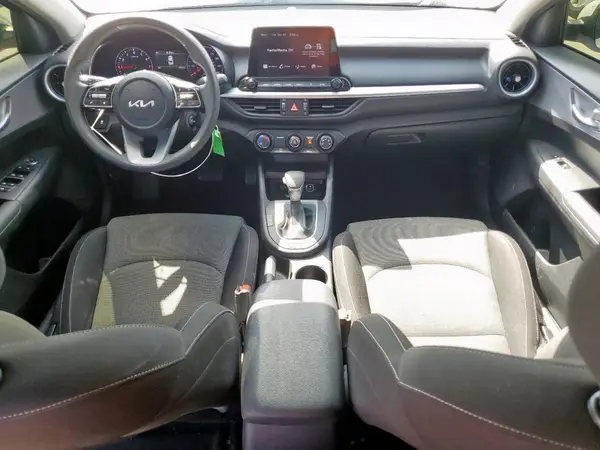 3KPF24AD7PE674001 2023 KIA FORTE - Image 8