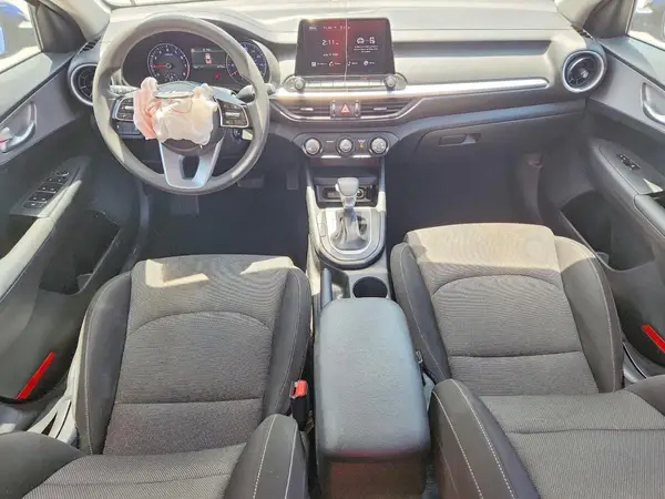 3KPF24AD7PE677996 2023 KIA FORTE - Image 8