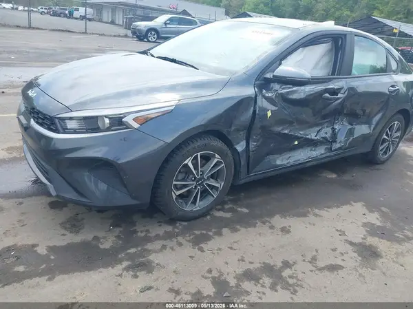 3KPF24AD7PE678260 2023 KIA FORTE - Image 2