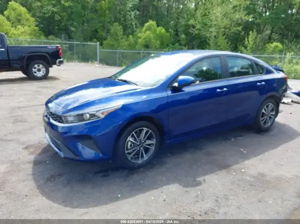 3KPF24AD7PE682132 2023 KIA FORTE - Image 2