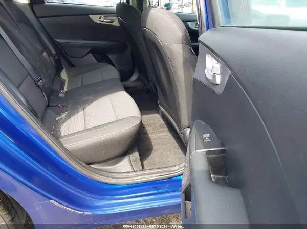3KPF24AD7PE682132 2023 KIA FORTE - Image 8