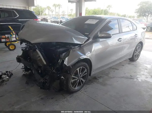 3KPF24AD7PE682602 2023 KIA FORTE - Image 2