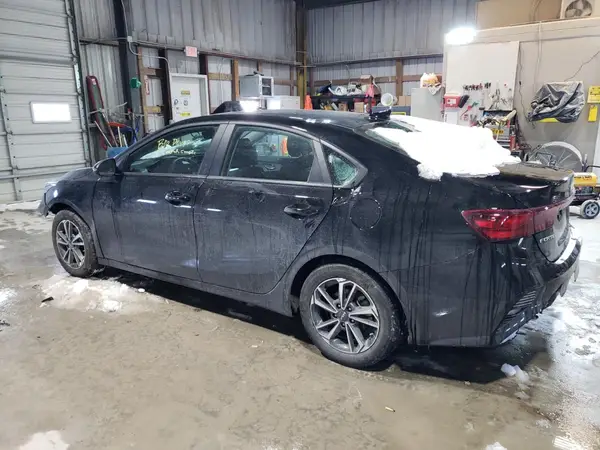 3KPF24AD7PE683359 2023 KIA FORTE - Image 2