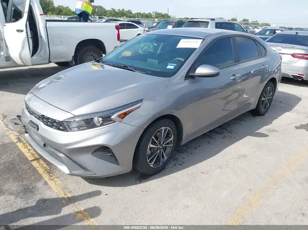 3KPF24AD7PE683894 2023 KIA FORTE - Image 2