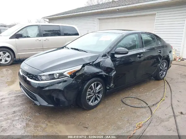3KPF24AD7PE686441 2023 KIA FORTE - Image 2