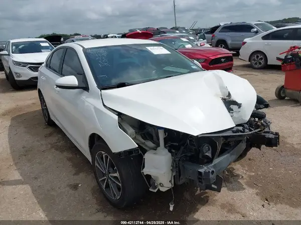 3KPF24AD7PE686469 2023 KIA FORTE - Image 1