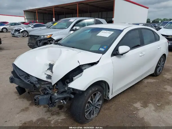 3KPF24AD7PE686469 2023 KIA FORTE - Image 2