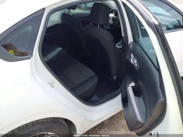 3KPF24AD7PE686469 2023 KIA FORTE - Image 8