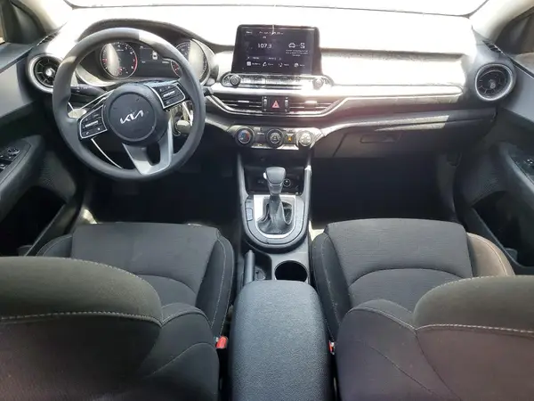 3KPF24AD7PE686777 2023 KIA FORTE - Image 8