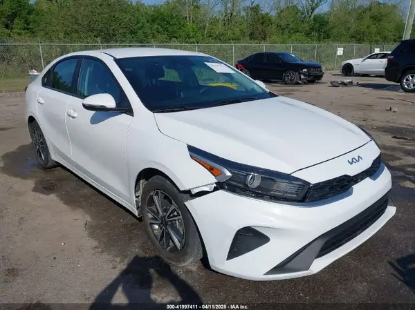 3KPF24AD7PE688495 2023 KIA FORTE - Image 1