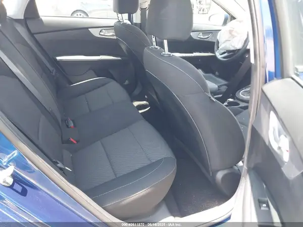 3KPF24AD7PE690912 2023 KIA FORTE - Image 8