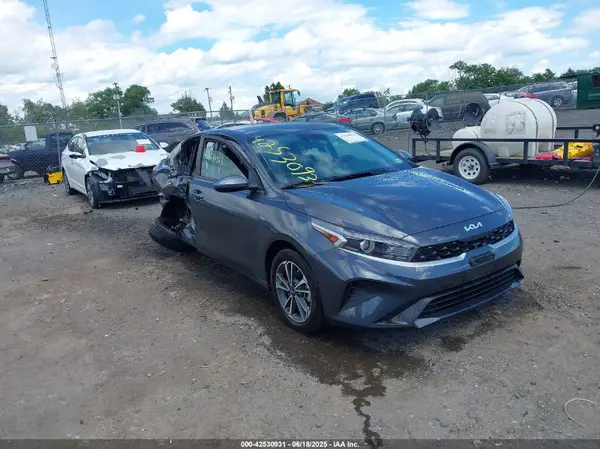 3KPF24AD7PE693390 2023 KIA FORTE - Image 1