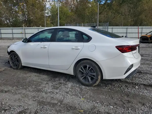3KPF24AD7PE694037 2023 KIA FORTE - Image 2