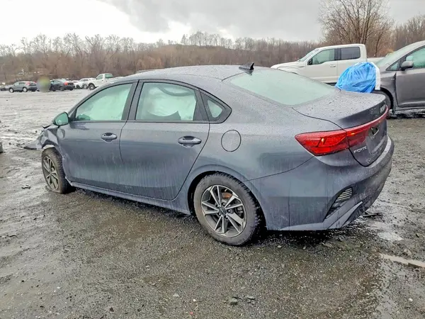 3KPF24AD7PE694183 2023 KIA FORTE - Image 2