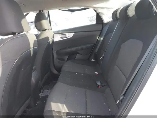 3KPF24AD7RE696132 2024 KIA FORTE - Image 8