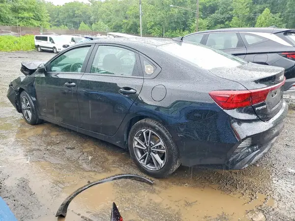 3KPF24AD7RE697135 2024 KIA FORTE - Image 2