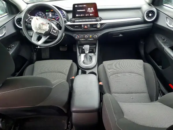 3KPF24AD7RE697135 2024 KIA FORTE - Image 8