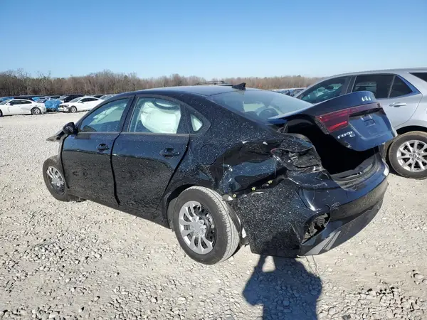 3KPF24AD7RE699094 2024 KIA FORTE - Image 2