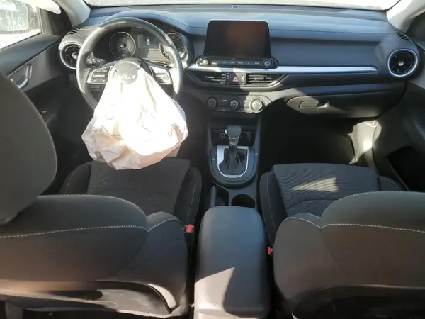 3KPF24AD7RE699094 2024 KIA FORTE - Image 8