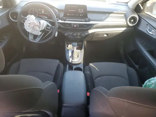 3KPF24AD7RE699354 2024 KIA FORTE - Image 8