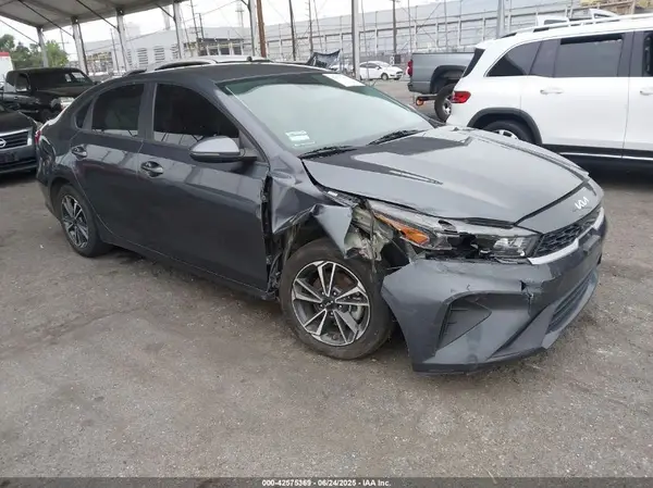 3KPF24AD7RE701250 2024 KIA FORTE - Image 1
