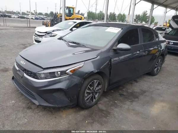 3KPF24AD7RE701250 2024 KIA FORTE - Image 2