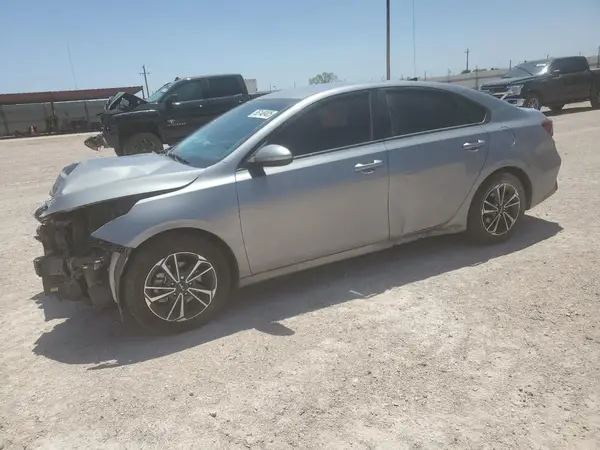 3KPF24AD7RE701619 2024 KIA FORTE - Image 1