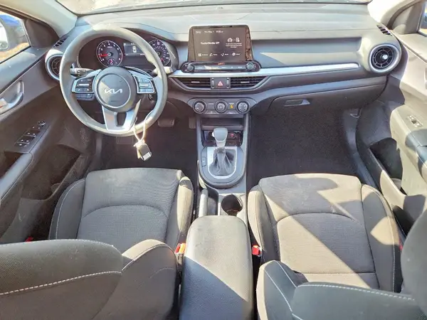 3KPF24AD7RE703435 2024 KIA FORTE - Image 8