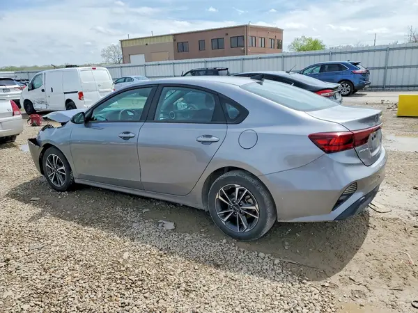 3KPF24AD7RE704486 2024 KIA FORTE - Image 2