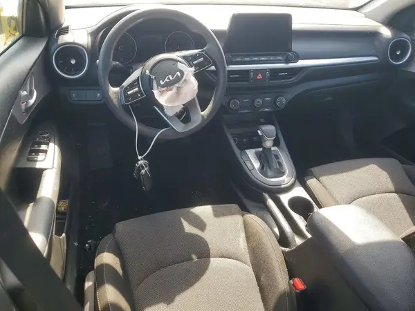 3KPF24AD7RE704486 2024 KIA FORTE - Image 8