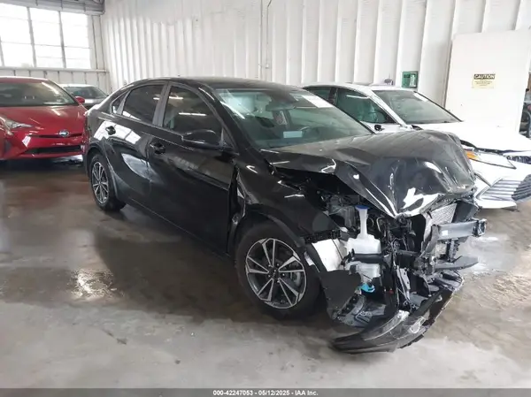 3KPF24AD7RE704844 2024 KIA FORTE - Image 1