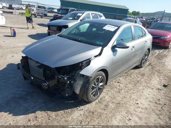 3KPF24AD7RE705802 2024 KIA FORTE - Image 2