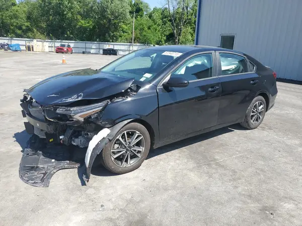 3KPF24AD7RE706027 2024 KIA FORTE - Image 1