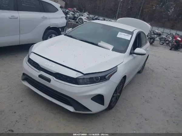 3KPF24AD7RE706903 2024 KIA FORTE - Image 2