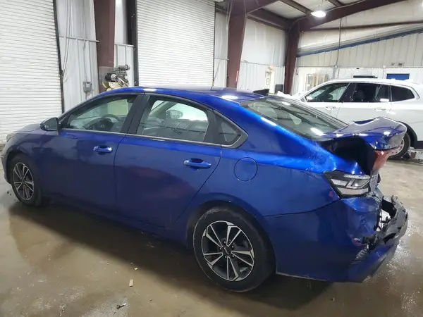 3KPF24AD7RE707632 2024 KIA FORTE - Image 2
