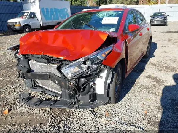 3KPF24AD7RE707906 2024 KIA FORTE - Image 2