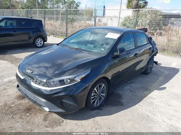 3KPF24AD7RE708019 2024 KIA FORTE - Image 2