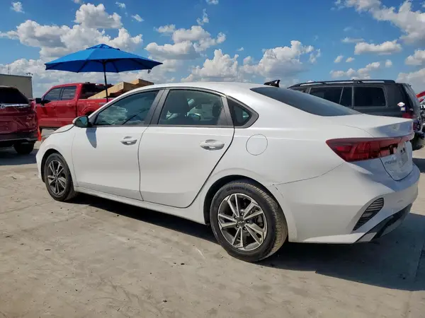 3KPF24AD7RE708148 2024 KIA FORTE - Image 2